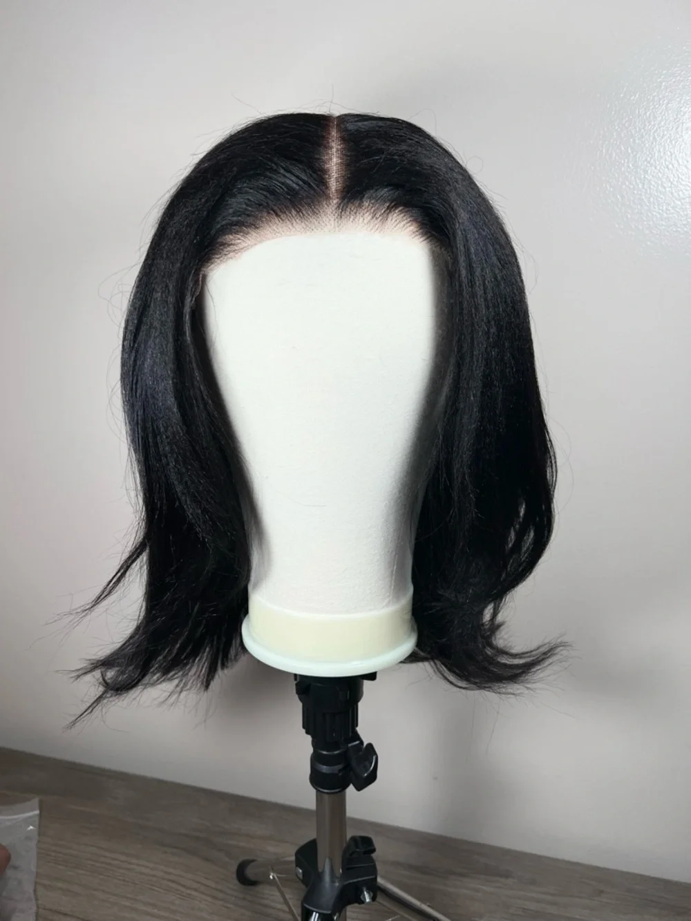 UNICE Layered Yaki Human Hair Straight Bob 14 Inch Glueless Wig